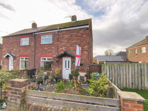 2 bed property, in Willow Crescent, £66,640