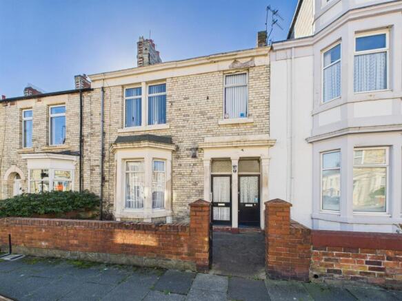 4 bed property, in Waterloo Place, £225,000