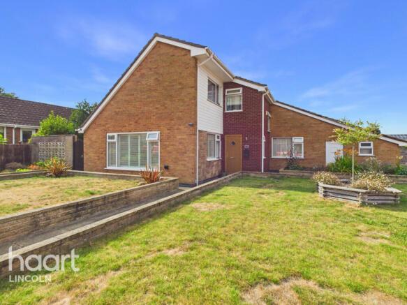 4 bed property, in St Edwards Drive, £450,000