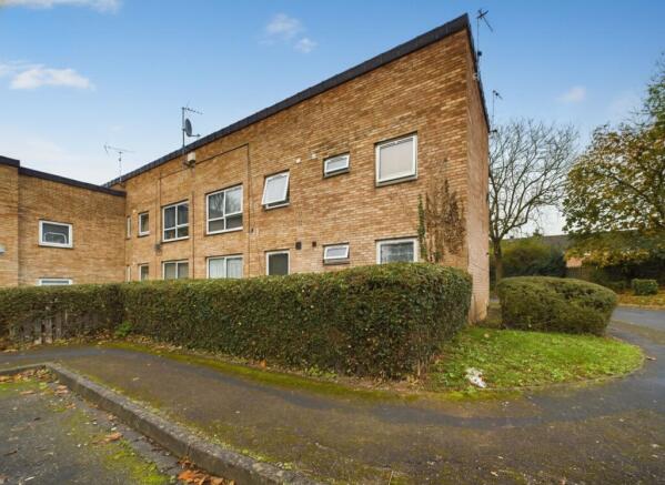 2 bed property, in Sherborne Close, £122,000