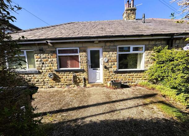 2 bed property, in Well Grove, £250,000