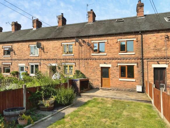 2 bed property, in The Square, £240,000