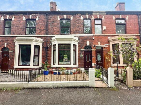 3 bed property, in Royal Avenue, £250,000