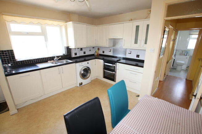 2 bed property, in Granville Road, £135,000