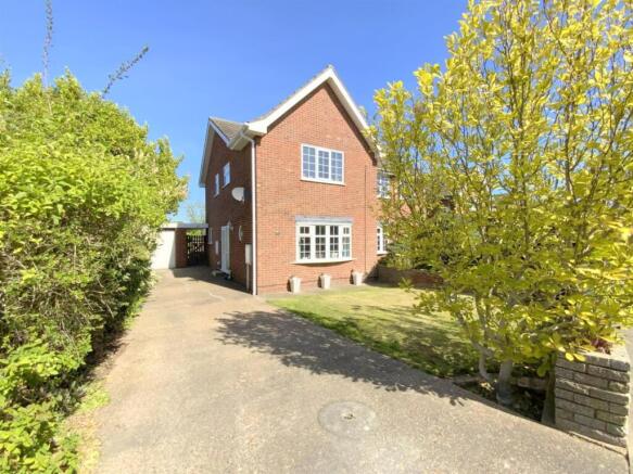 3 bed property, in Quantock Road, £178,000