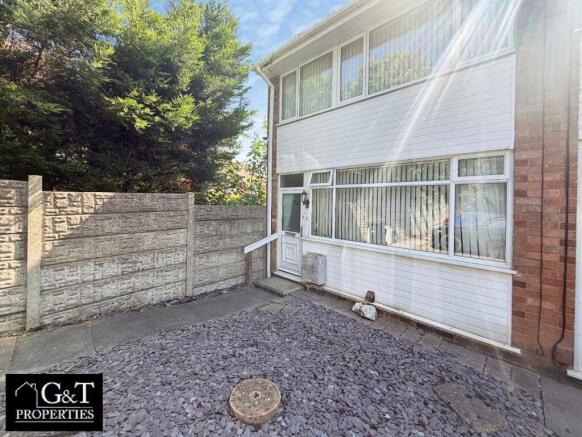 3 bed property, in Osbourne Close, £160,000