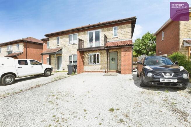 1 bed property, in Forum Way NG34, £169,950