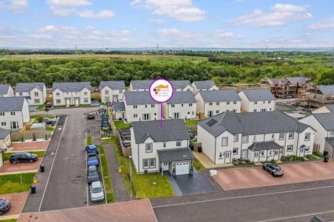 4 bed property, in Longwalk Crescent, £315,000