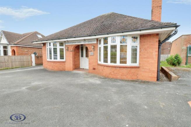 3 bed property, in Crewe Road, £207,000