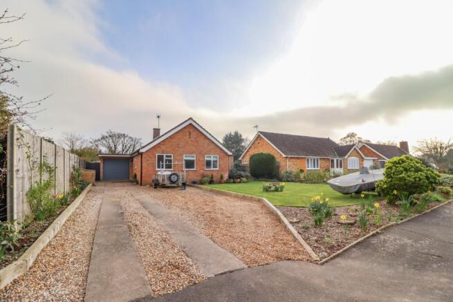 3 bed property, in Pearsons Close, £425,000
