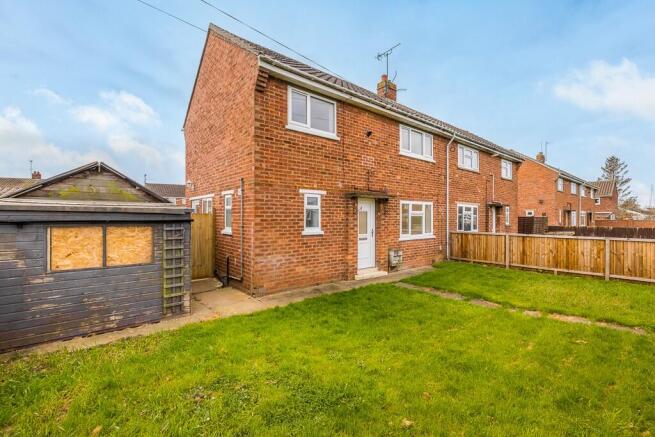 4 bed property, in Woad Farm Road, £170,000