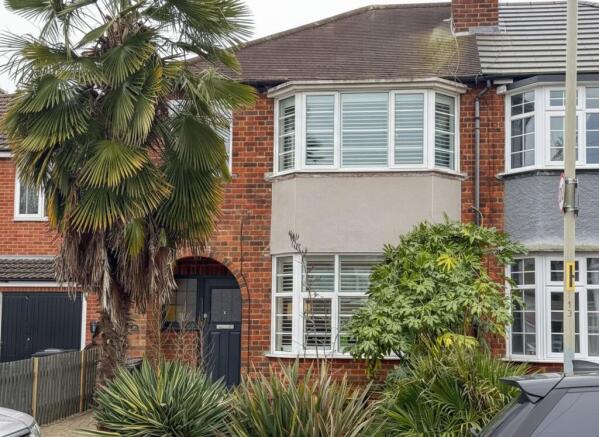 3 bed property, in Holmfield Avenue, £360,000