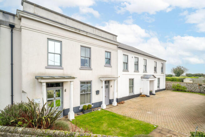 3 bed property, in Sandy Lane, £350,000