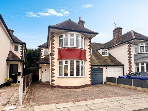 3 bed property, in Stand Park Road, £460,000