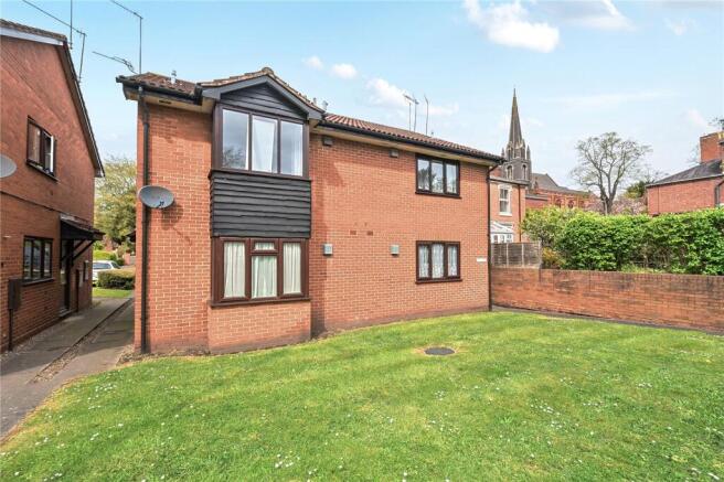 1 bed property, in Blakebrook Gardens, £80,000