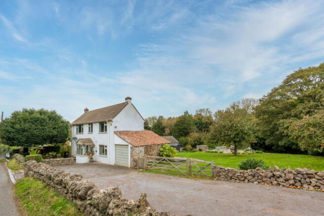 3 bed property, in Downside Road, £587,500