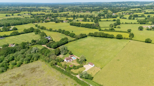 5 bed property, in Green Hill Lane, £1,500,000