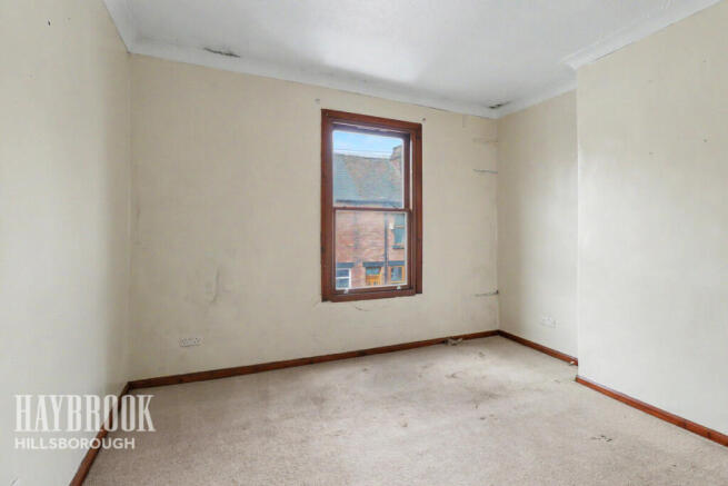 2 bed property, in Treswell Crescent, £95,000