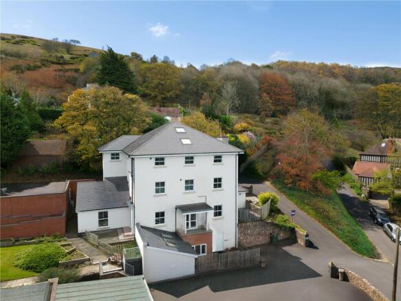 2 bed property, in Westminster Bank, £270,000