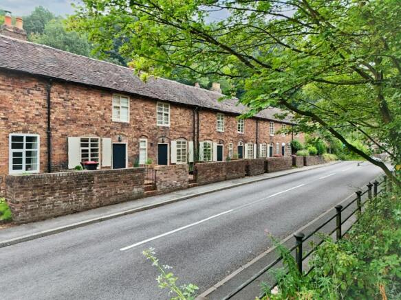 7 bed property, in Carpenters Row, £375,000