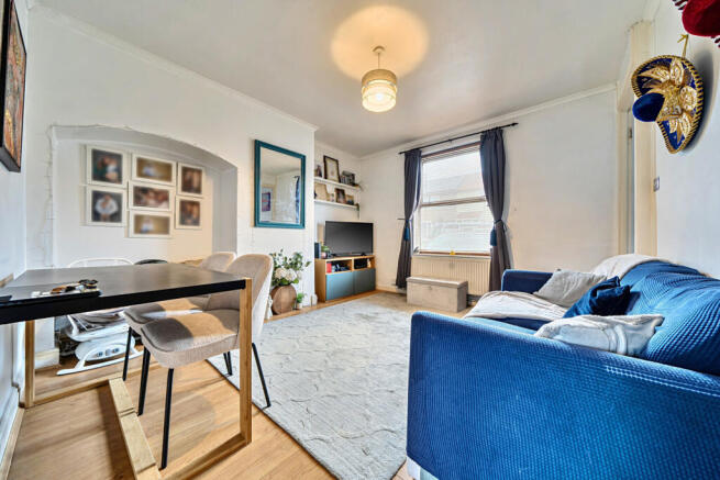 2 bed property, in Durham Hill, £400,000
