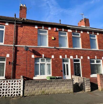 2 bed property, in 13 Robert Street, £185,000