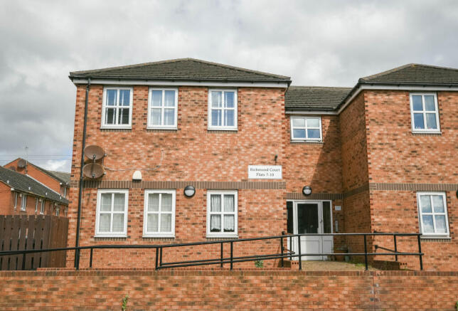 2 bed property, in Wright Street, £43,000