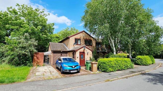 3 bed property, in The Pastures, £260,000