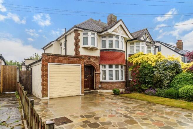 4 bed property, in Seaforth Gardens, £675,000