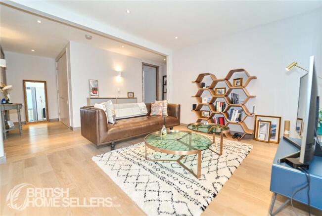 2 bed property, in Drapers Yard, £790,000