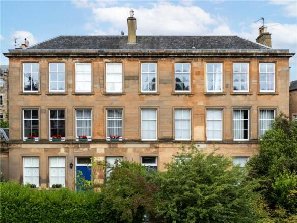 4 bed property, in Leamington Terrace, £510,000