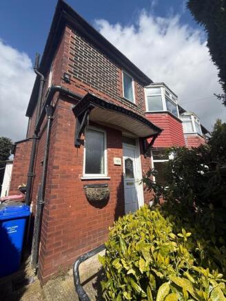 3 bed property, in Old Clough Lane, £235,000