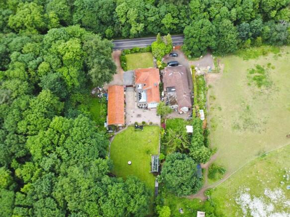 3 bed property, in Lamb Lane, £595,000