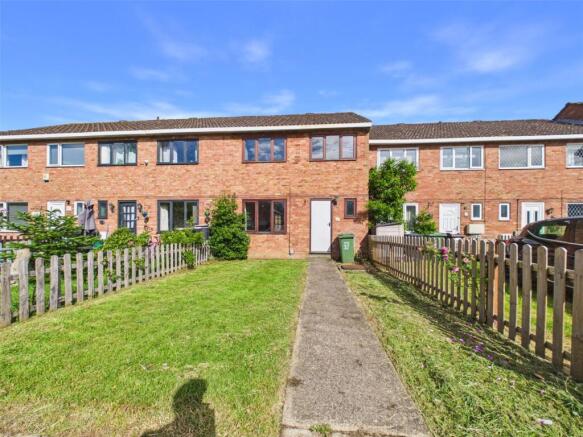 3 bed property, in Elmgrove Estate, £190,000