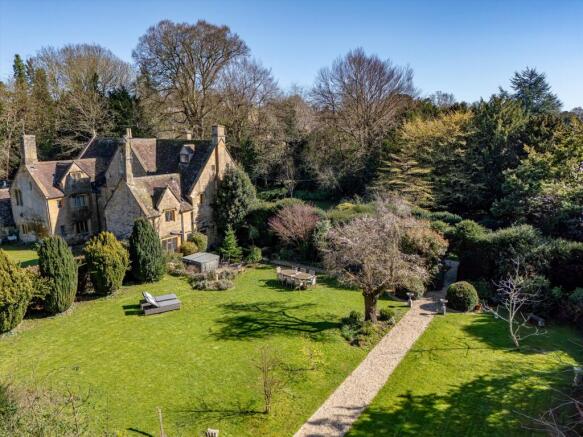 4 bed property, in Silver Street, £895,000