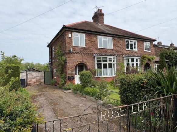 3 bed property, in Malpas Road, £250,000