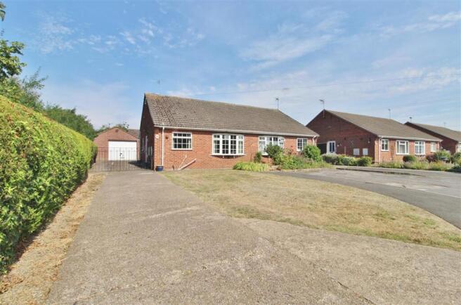 2 bed property, in Maltings Lane, £190,000