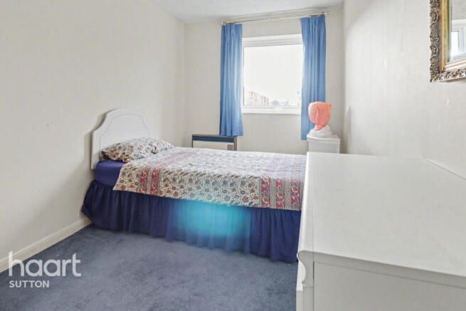 2 bed property, in Grand Drive, £350,000