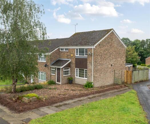 3 bed property, in Hatchetts Drive, £380,000