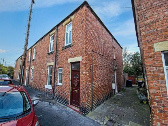 2 bed property, in Prior Terrace, £85,000