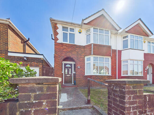 3 bed property, in Shakespeare Road, £375,000
