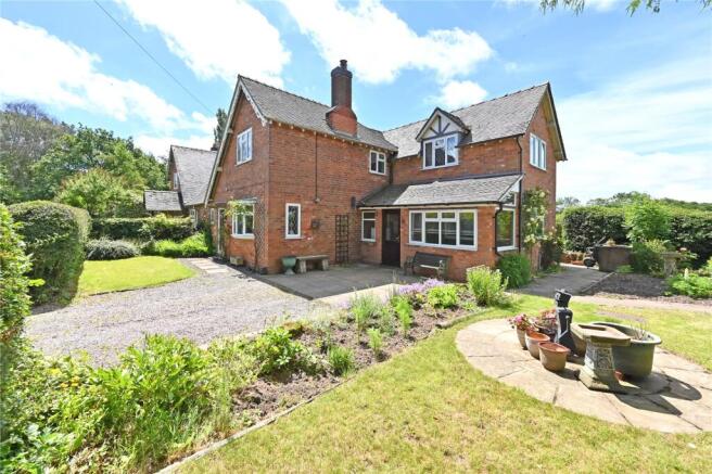 4 bed property, in Shawmans Lane, £550,000