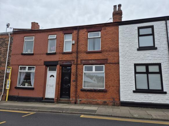 3 bed property, in 10 St. Helens Road, £82,000