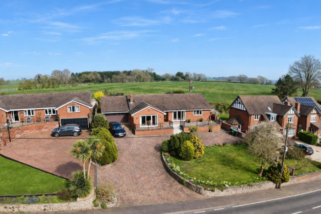 3 bed property, in Harmer Hill, £500,000