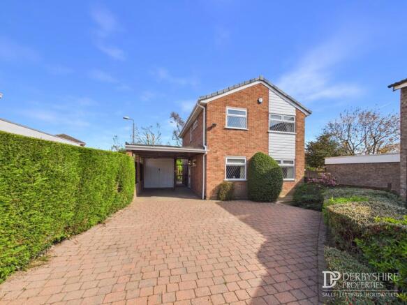4 bed property, in Pennine Close, £279,950