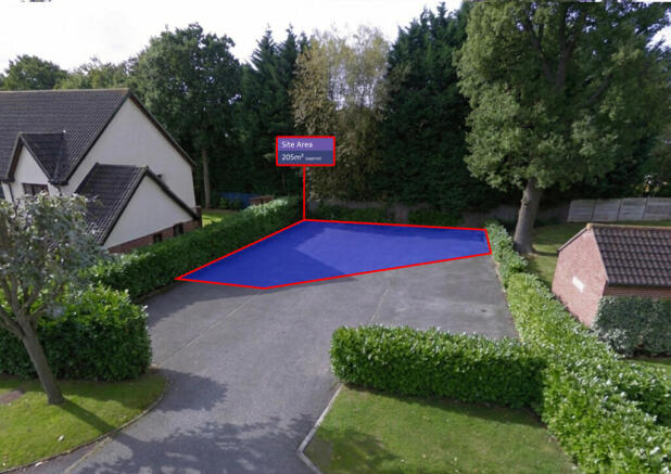 Land, in Wyvern Close, £1,000