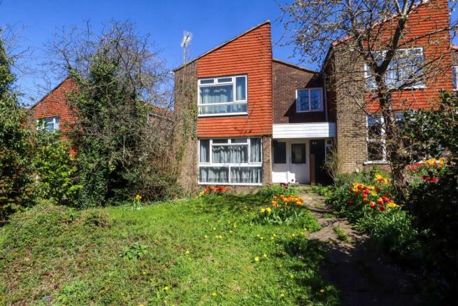 4 bed property, in Cordrey Gardens, £450,000