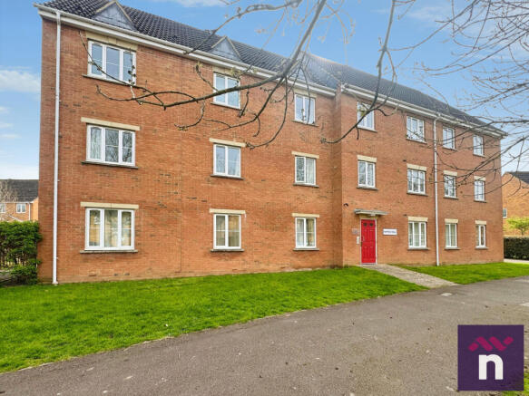 2 bed property, in Tarpan Walk, £135,000