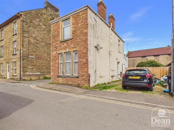 2 bed property, in Regent Street, £190,000