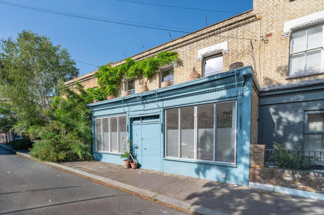3 bed property, in Flaxman Road, £1,000,000